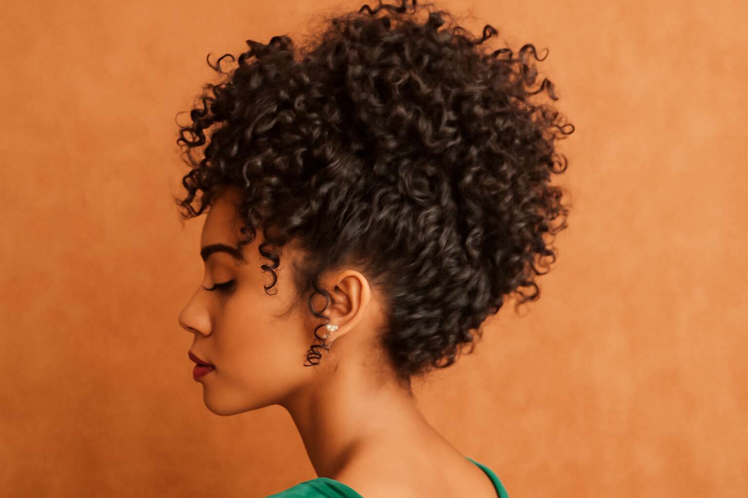 curly hair installation styles