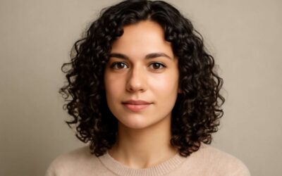 Get the best look with styling medium curly hair: quick tips for voluminous, defined curls.