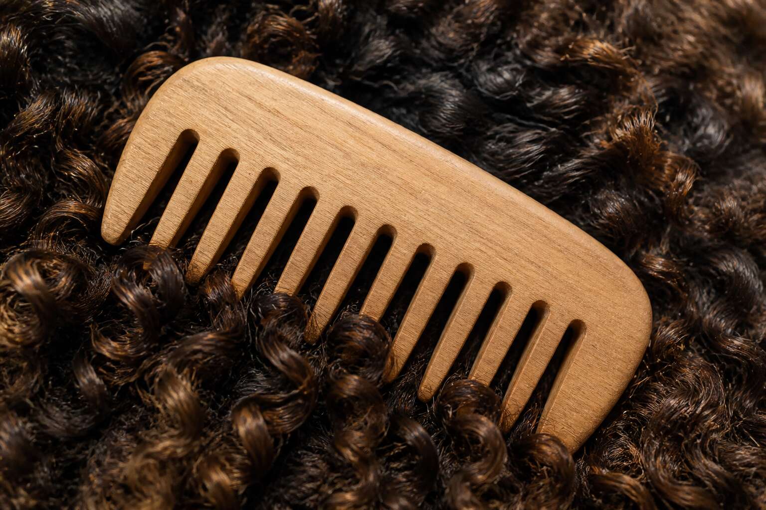generated_image_6ab4e78a6ddc9.jpg hair combs for curly hair
